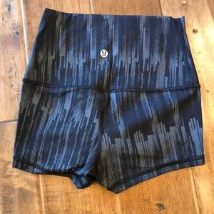 Lululemon Shorts Size 2